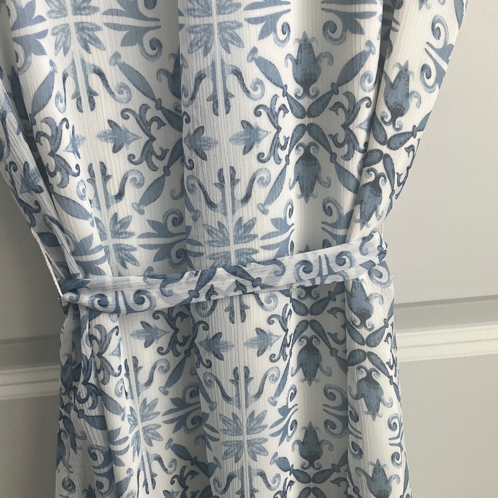 NWOT WHBM Sleeveless Blue and White Printed Tie-Waist Dress - Picture 6 of 6